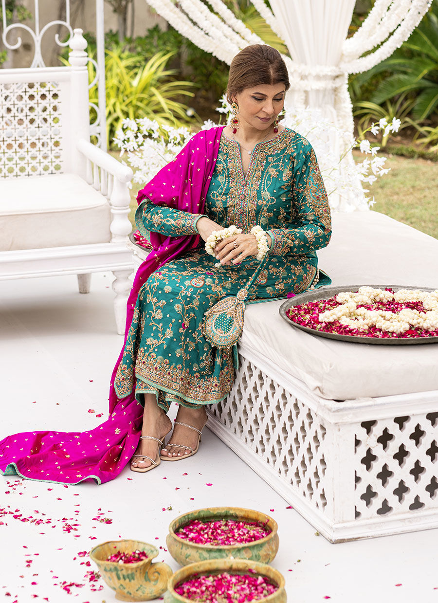 Farah Talib Aziz – Avisa Emerald Style