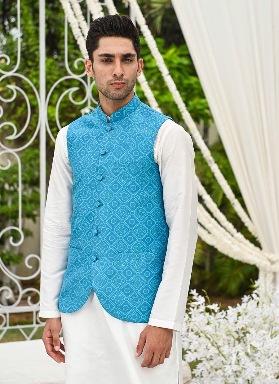 https://www.farahtalibaziz.com.pk/images/thumbs/0010635_rana-teal-waistcoat.jpeg