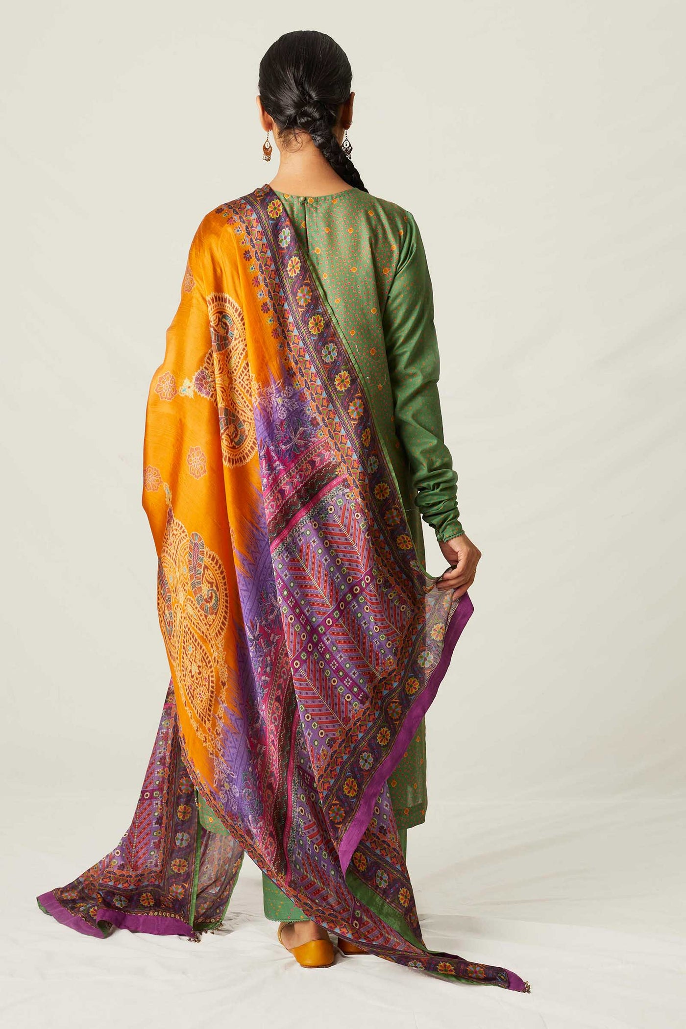 https://cdn.shopify.com/s/files/1/0886/3957/0230/files/0010_Gulbadan_Bc_c99939ac-942c-4ddb-8317-72347d8b1204.jpg?v=1721854417