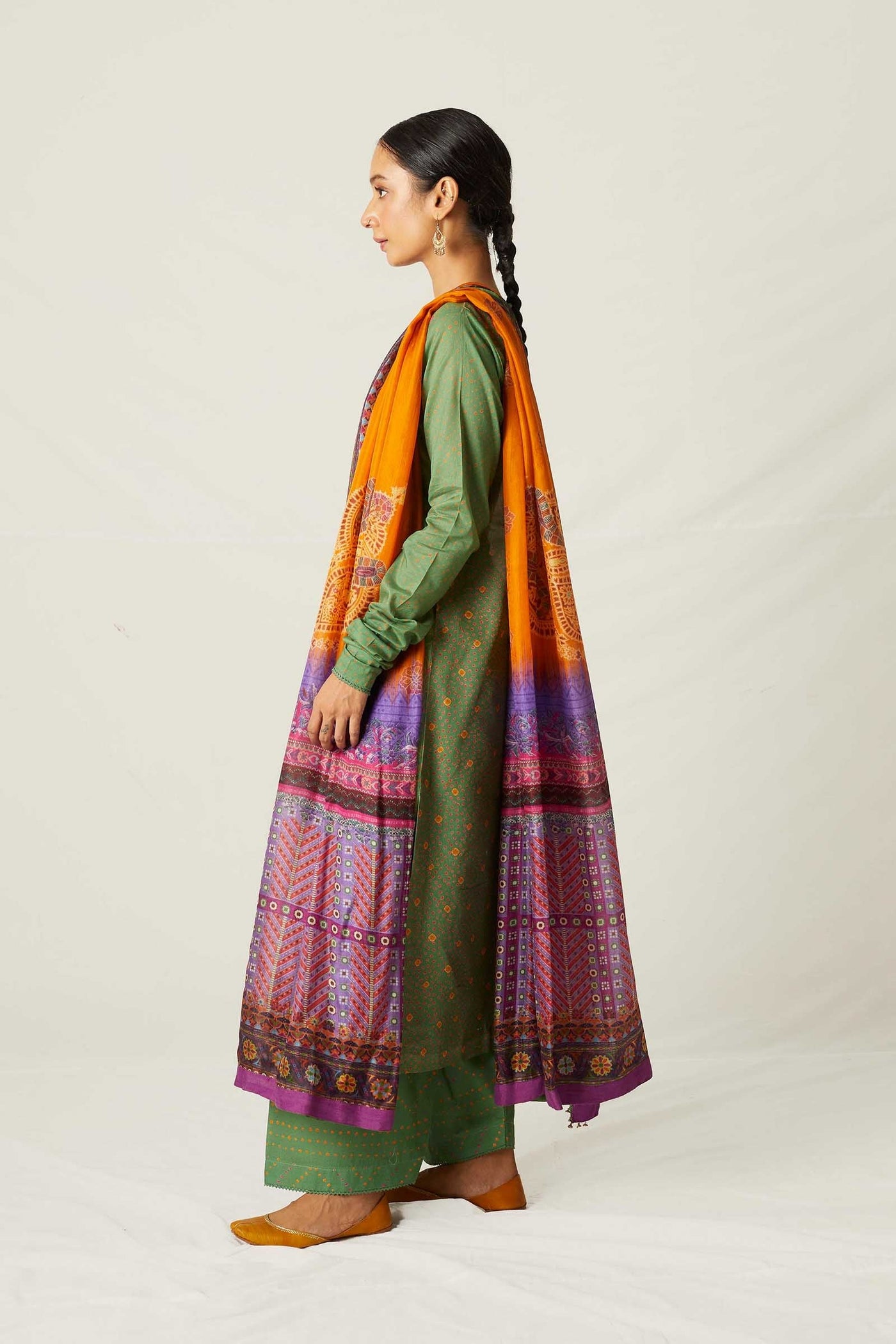 https://cdn.shopify.com/s/files/1/0886/3957/0230/files/0011_Gulbadan_Bb_75c6dd57-63dc-45c1-9a66-ff7695e67395.jpg?v=1721854417