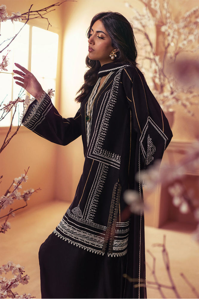 Yasna (Shirt, Pants & Dupatta)