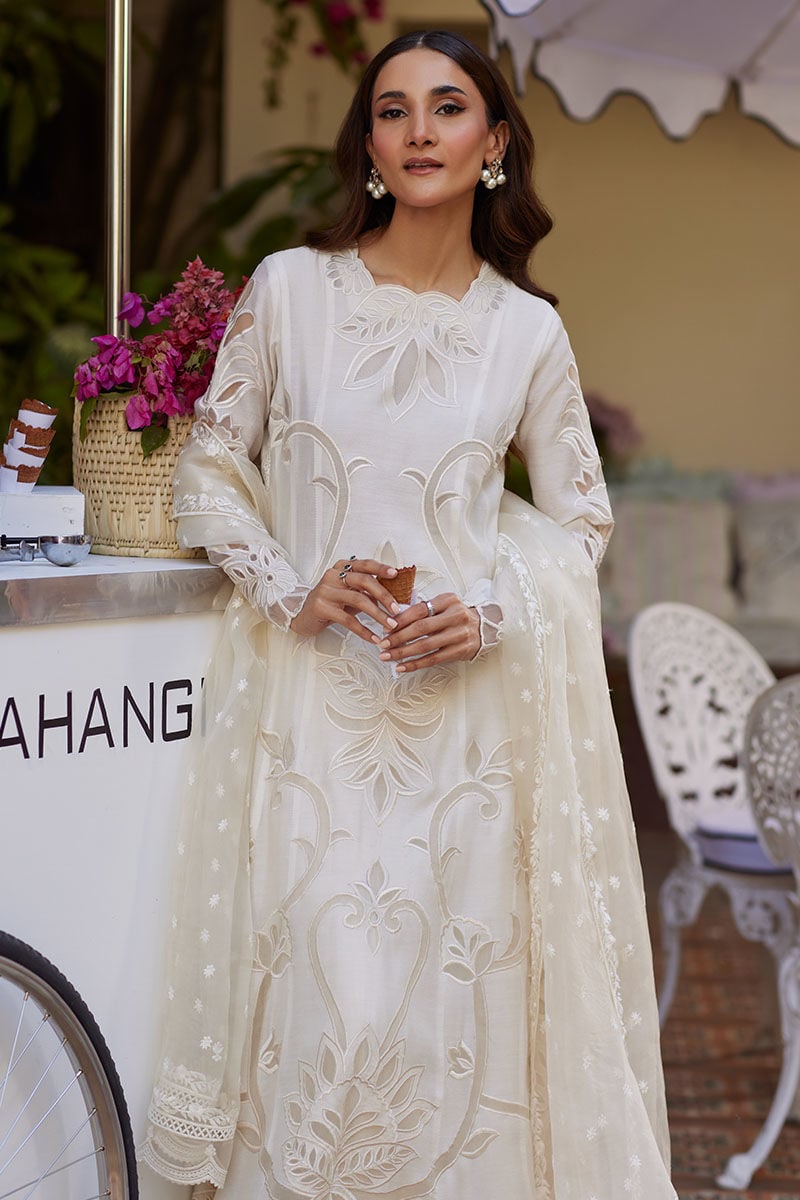 Vera Kalidaar and Dupatta