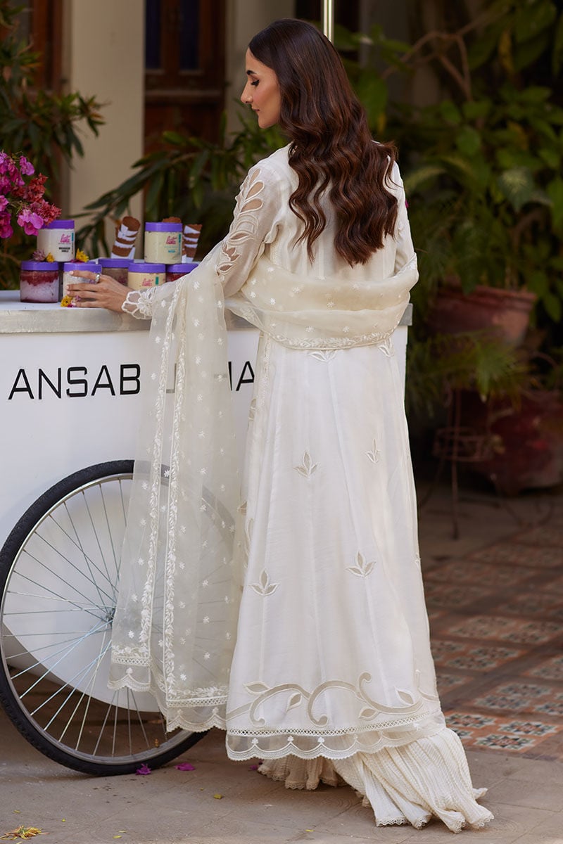 https://www.ansabjahangirstudio.com/images/thumbs/0012772_vera.jpeg