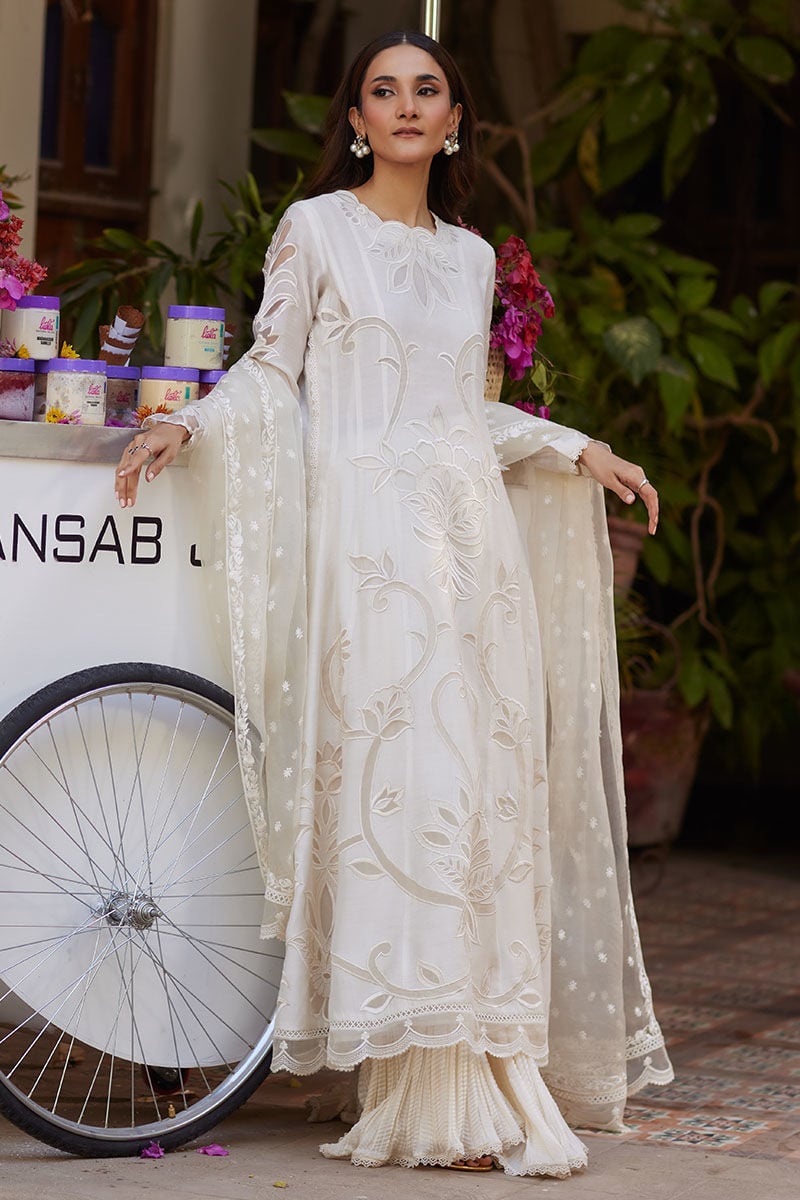 https://www.ansabjahangirstudio.com/images/thumbs/0012776_vera.jpeg