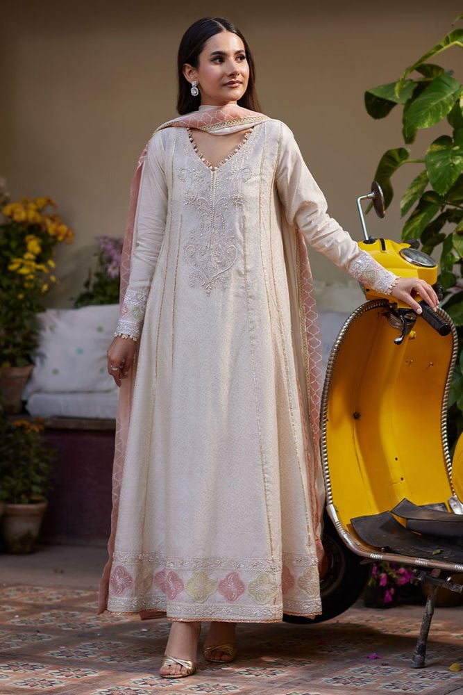Alessia Kalidaar and Dupatta