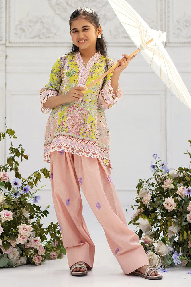 Minha - Girl with Modern Styling | Ansab Jahangir