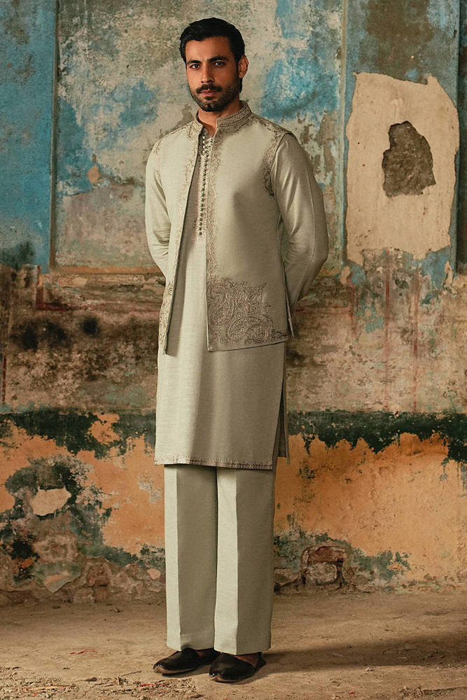 https://www.mohsinnaveedranjha.com/images/thumbs/0013776_burhan-waistcoat_1000.jpeg