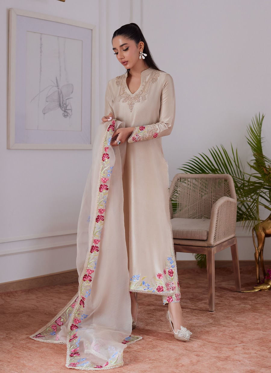 https://www.farahtalibaziz.com.pk/images/thumbs/0014086_liara-sand-embroidered-rawsilk-shirt-and-dupatta-with-pants.jpeg