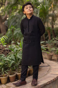 Nader Kurta