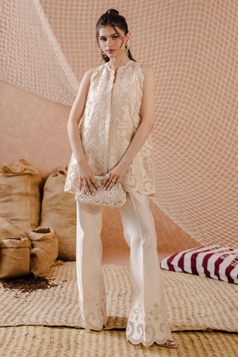 Alessa - Girl with Modern Styling | Ansab Jahangir