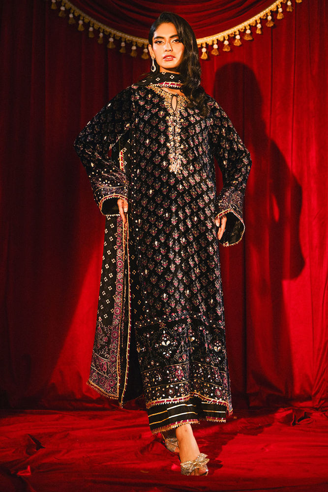 Melek with Timeless Appeal | Ansab Jahangir