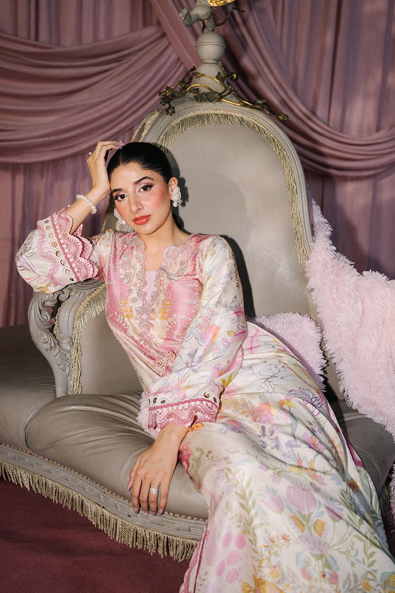 https://www.ansabjahangirstudio.com/images/thumbs/0016635_elowen-kaftan.jpeg
