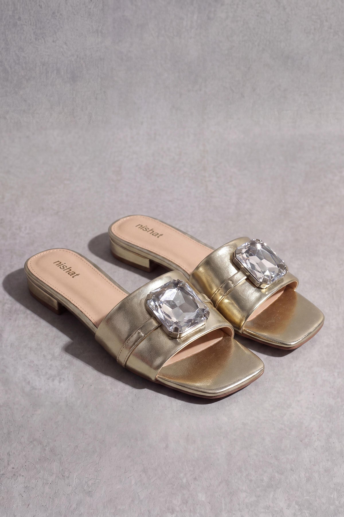 Gold Chappal-1717312919