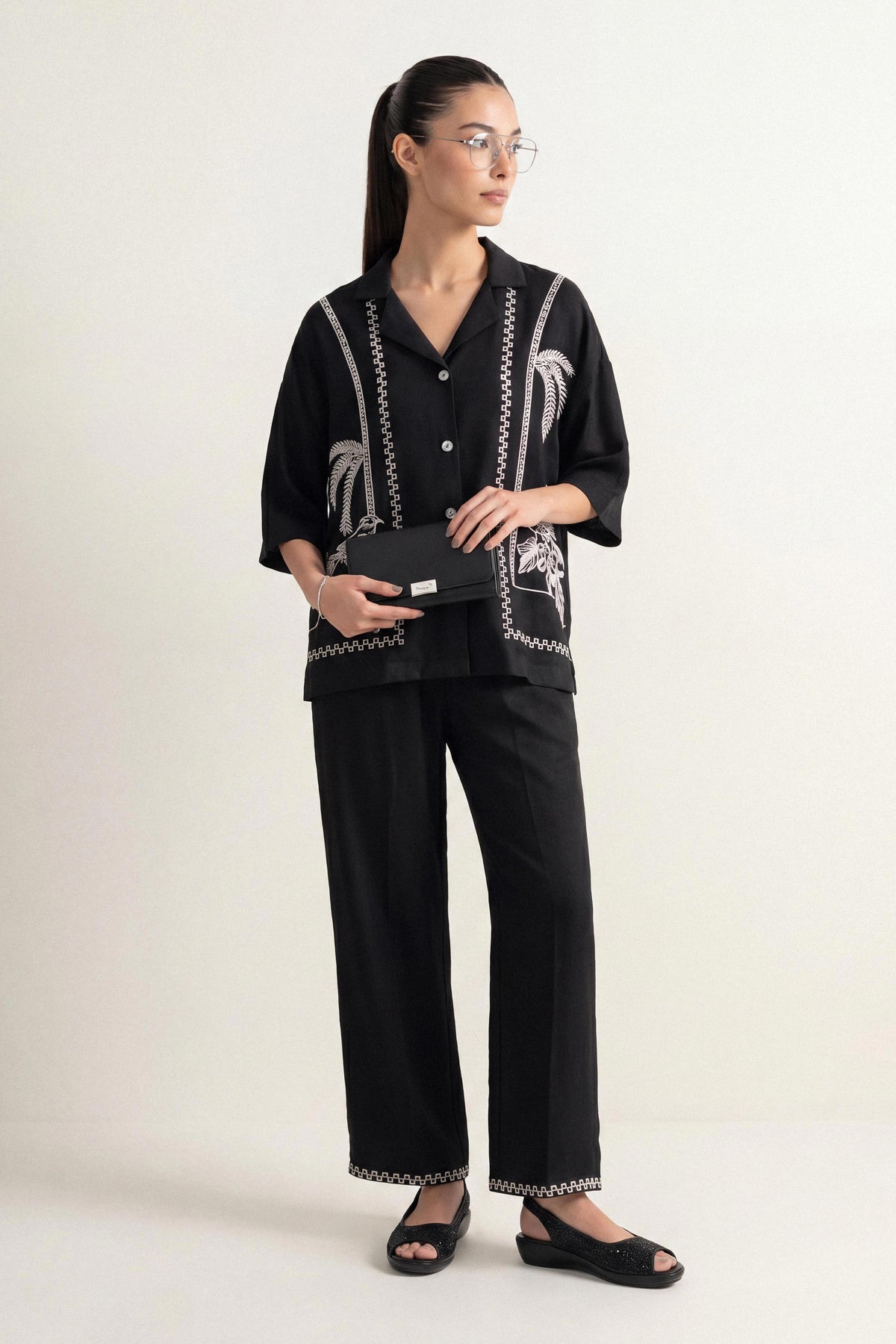 Black Sandals-1717352903