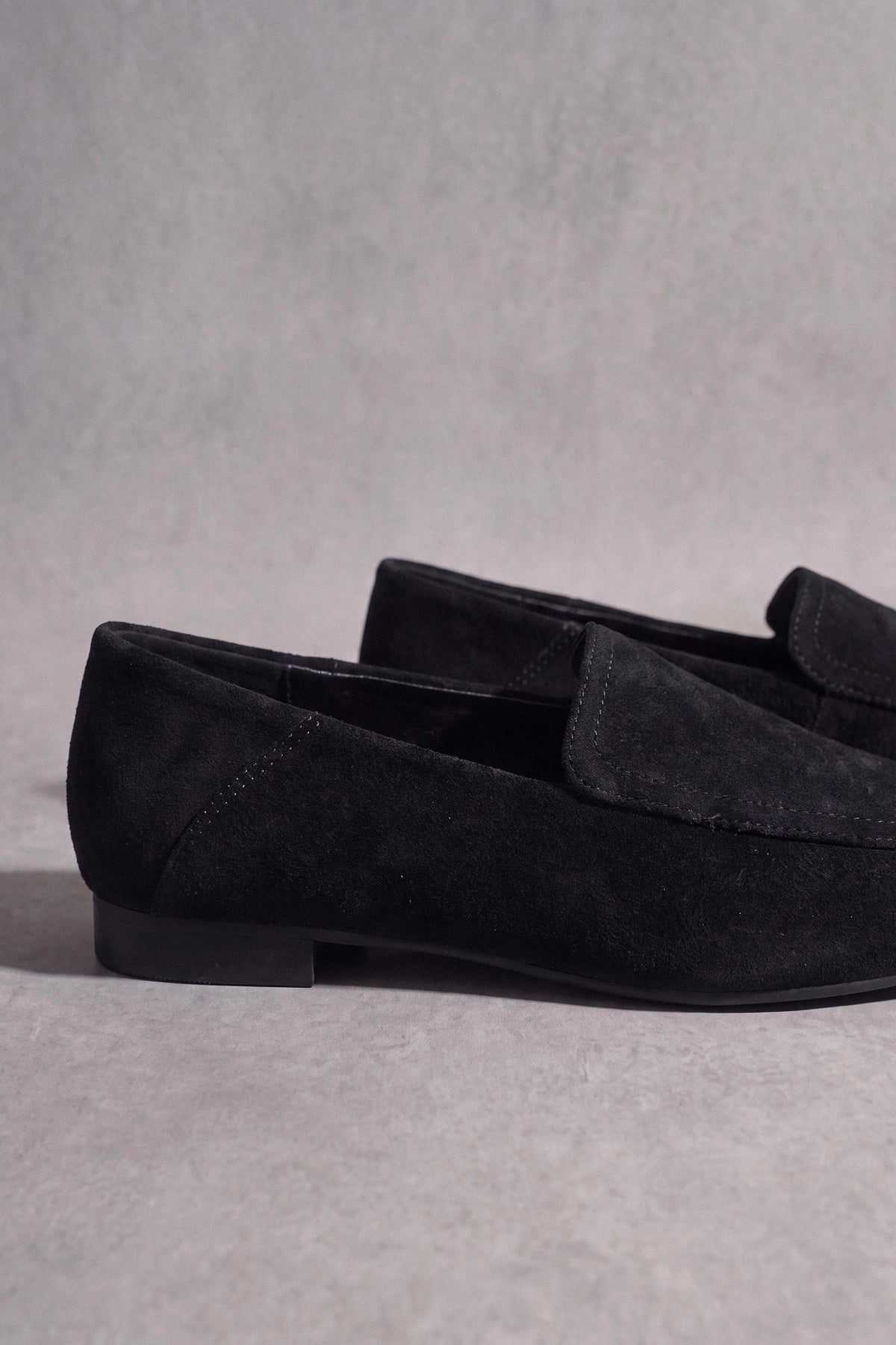 Black Loafers-1717632903