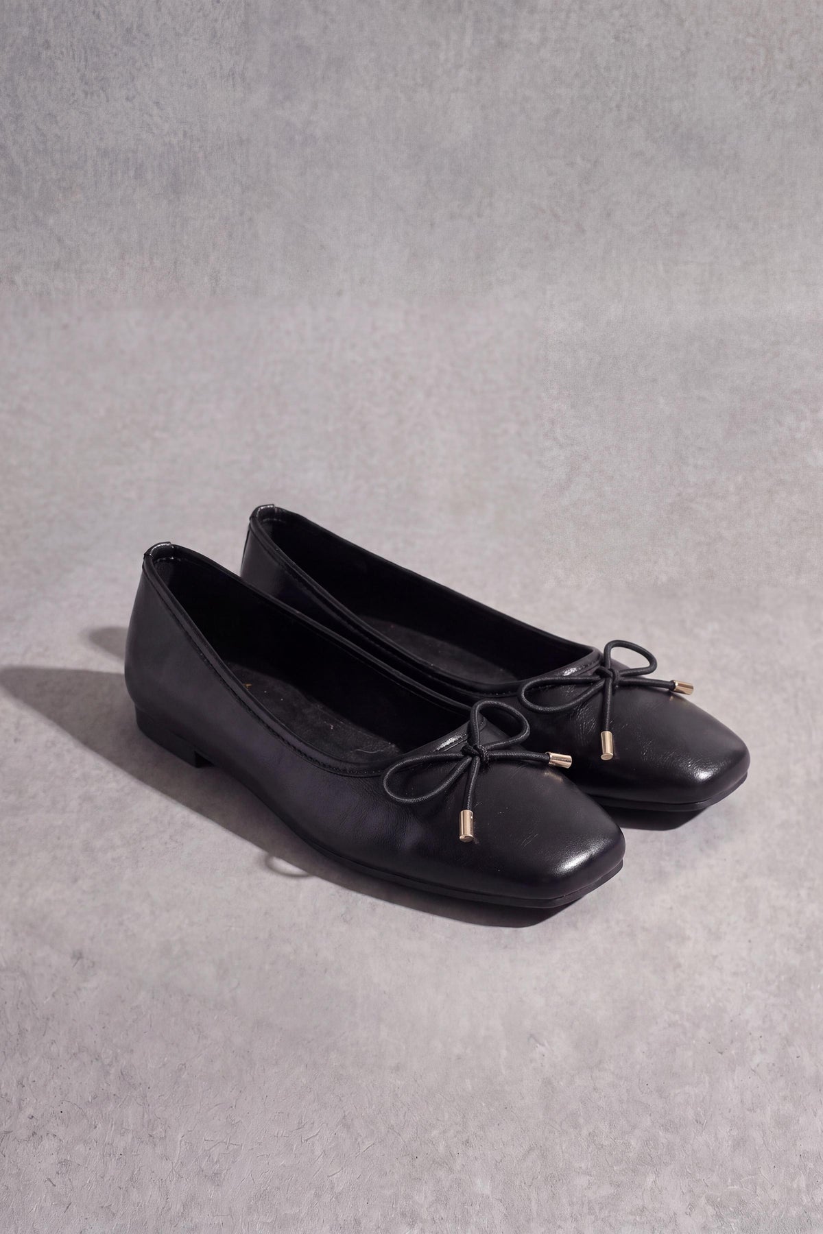 Black Loafers-1717642903