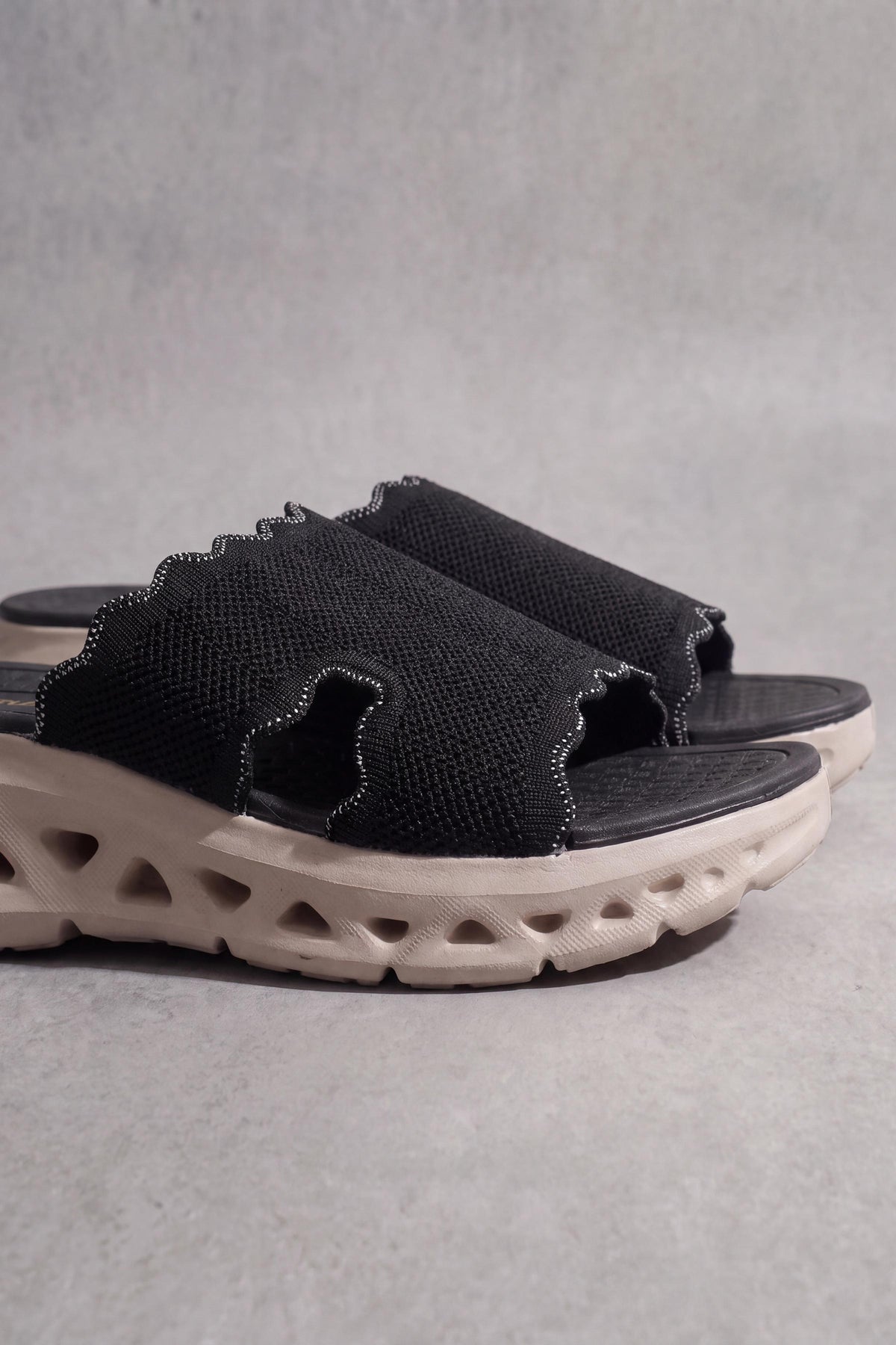 Black Chappal-1717662903