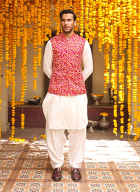 https://www.farahtalibaziz.com.pk/images/thumbs/0018386_luke-waistcoat.jpeg