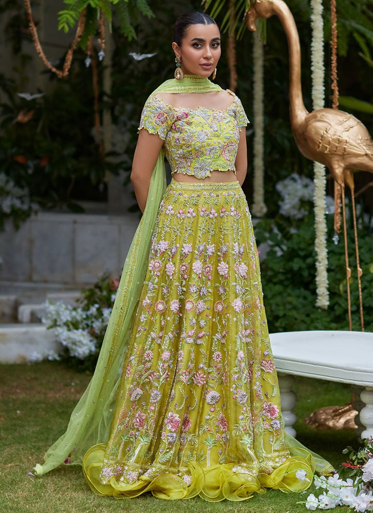https://www.farahtalibaziz.com.pk/images/thumbs/0019205_nora-kiwi-lehenga-choli_1000.jpeg