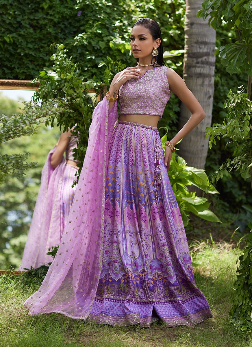 https://www.farahtalibaziz.com.pk/images/thumbs/0019658_ferazia-embellished-lehenga-choli_1200.jpeg
