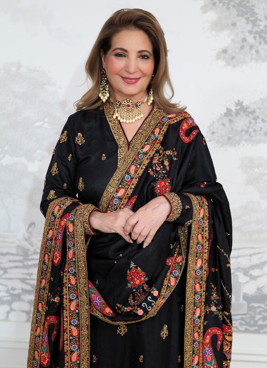 Mirea Black Shirt And Miniature Chaadar