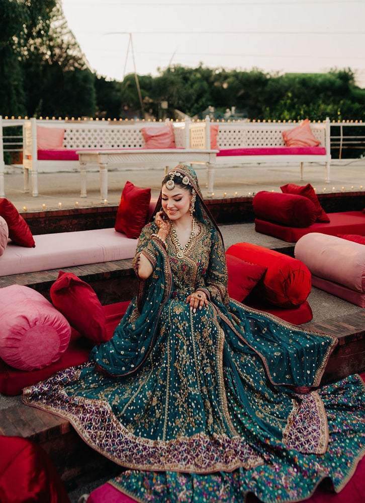 Eyeina Shahzad in Zarminay Teal Kalidaar