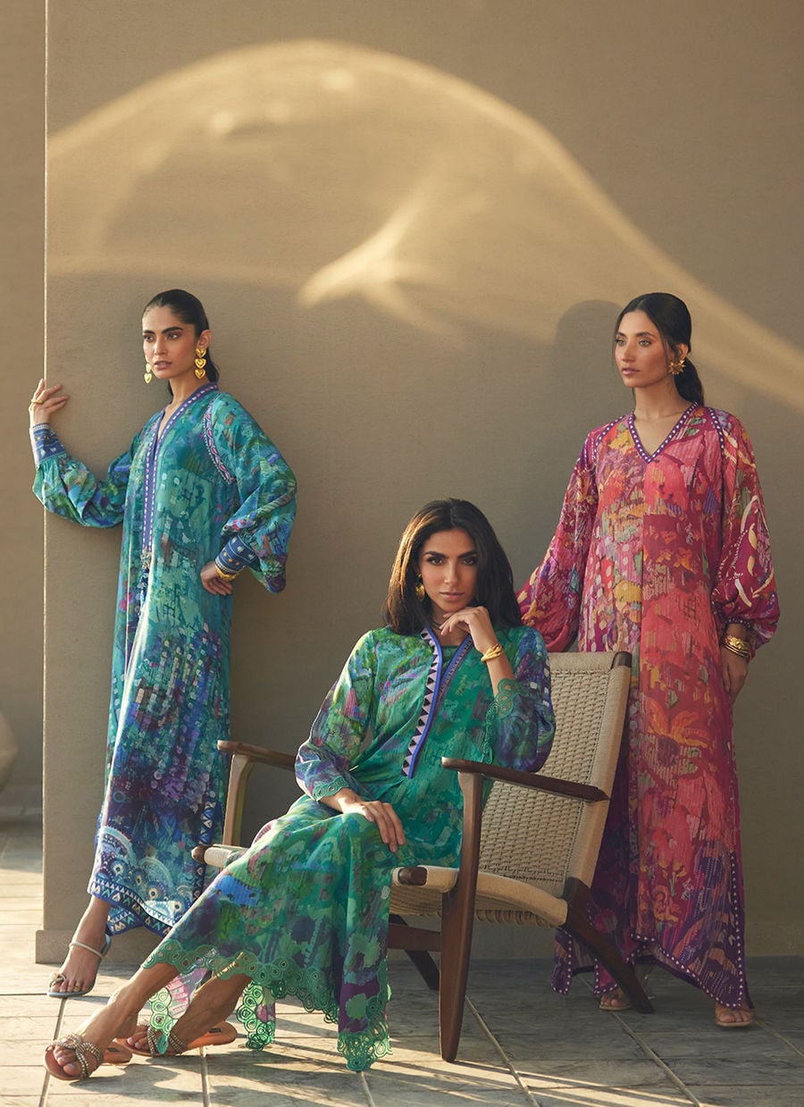 https://www.farahtalibaziz.com.pk/images/thumbs/0028436_tulum-blue-crepe-kaftan.jpeg