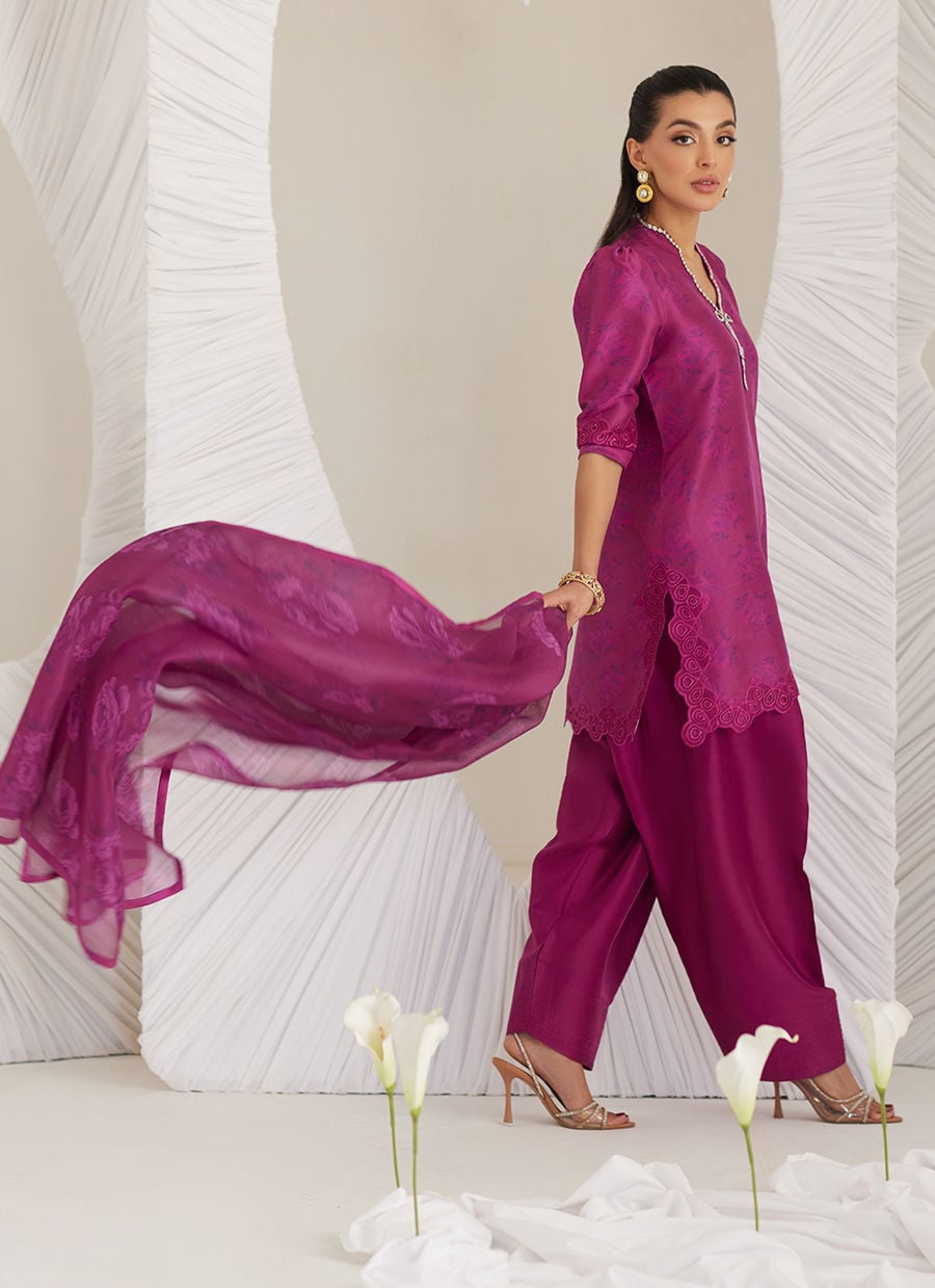 https://www.farahtalibaziz.com.pk/images/thumbs/0028608_sev-magenta-shirt-pants-and-dupatta.jpeg