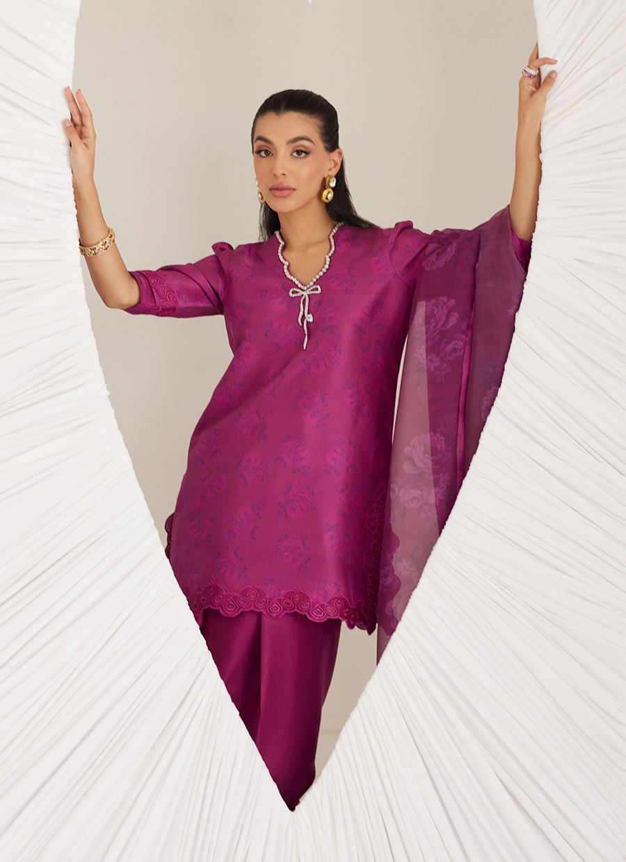 https://www.farahtalibaziz.com.pk/images/thumbs/0028610_sev-magenta-shirt-pants-and-dupatta.jpeg
