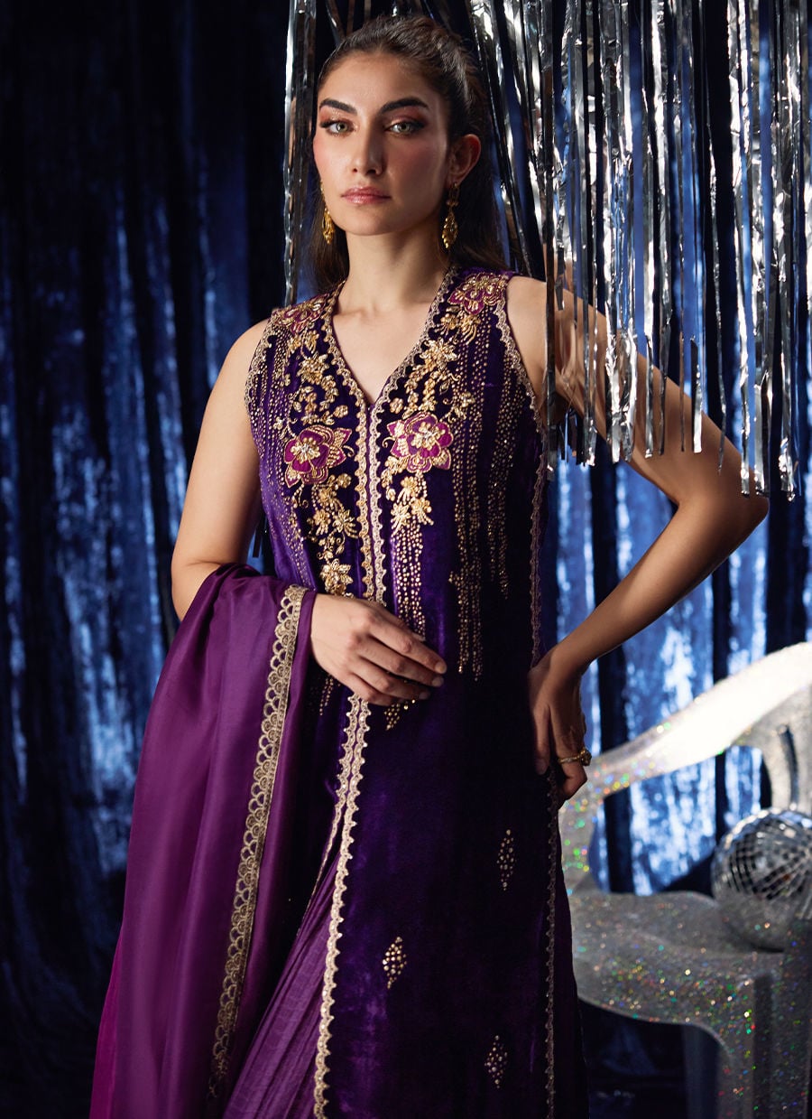 https://www.farahtalibaziz.com.pk/images/thumbs/0028733_amima-aubergine-shirt-and-dupatta.jpeg