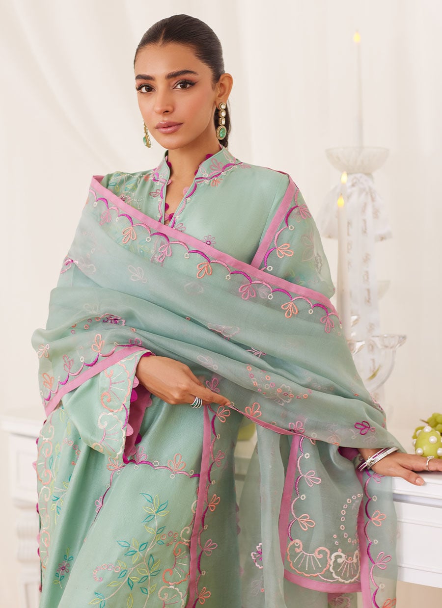 https://www.farahtalibaziz.com.pk/images/thumbs/0028814_petra-fern-green-embroidered-shirt-and-dupatta.jpeg