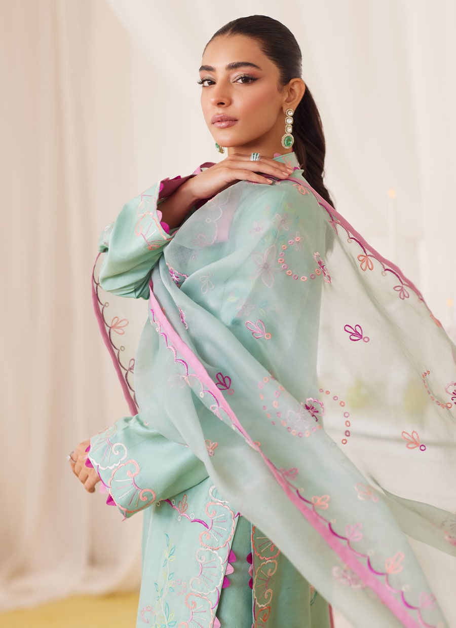 https://www.farahtalibaziz.com.pk/images/thumbs/0028815_petra-fern-green-embroidered-shirt-and-dupatta.jpeg