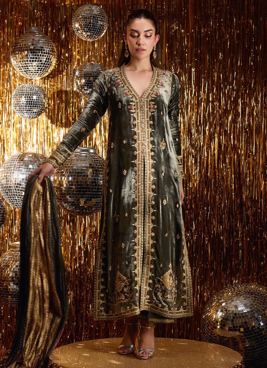 https://www.farahtalibaziz.com.pk/images/thumbs/0029088_sarina-slate-shirt-and-dupatta.jpeg