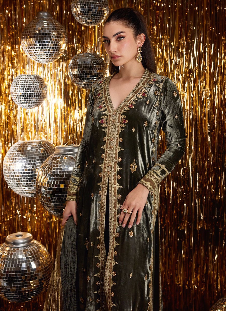 https://www.farahtalibaziz.com.pk/images/thumbs/0029089_sarina-slate-shirt-and-dupatta.jpeg