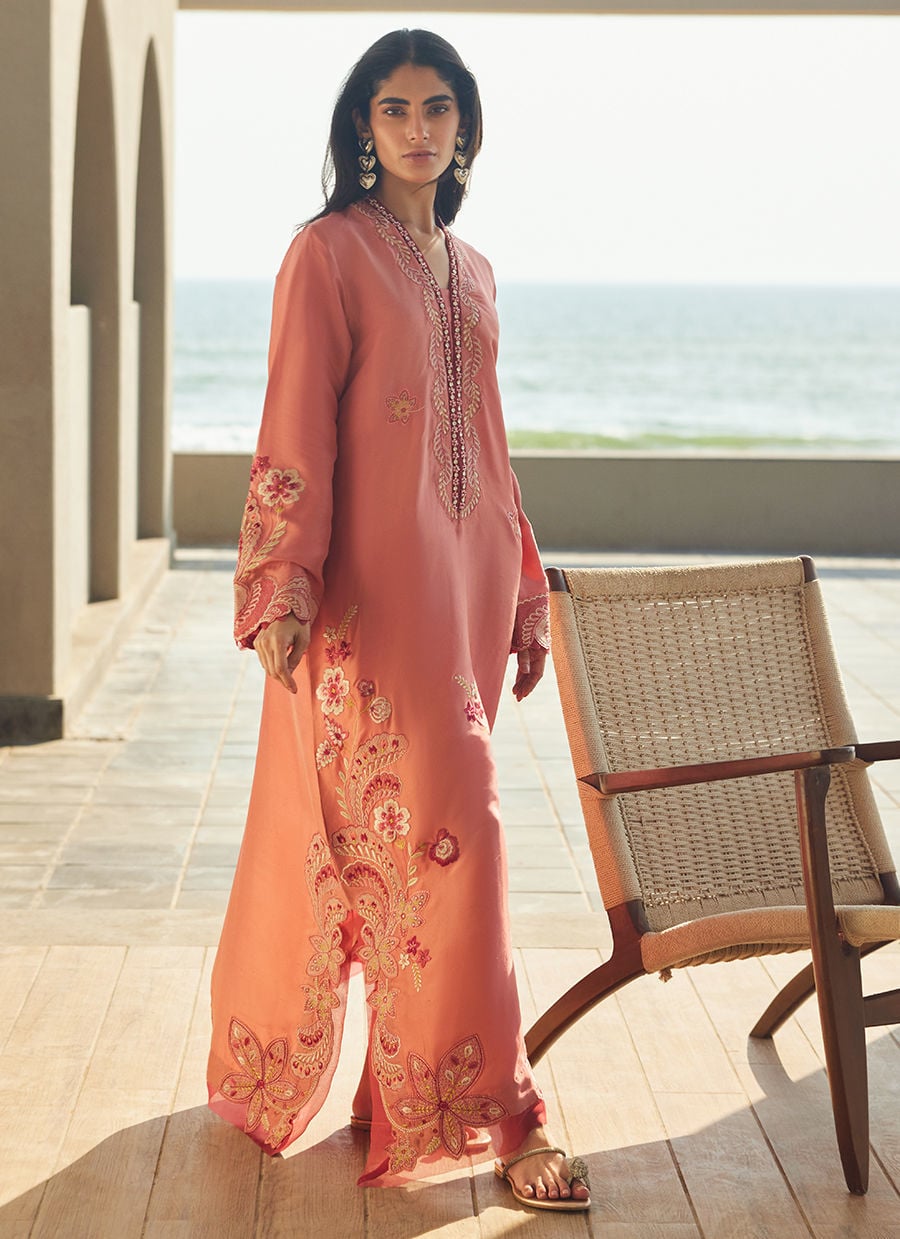 https://www.farahtalibaziz.com.pk/images/thumbs/0029115_nami-coral-silk-kaftan.jpeg