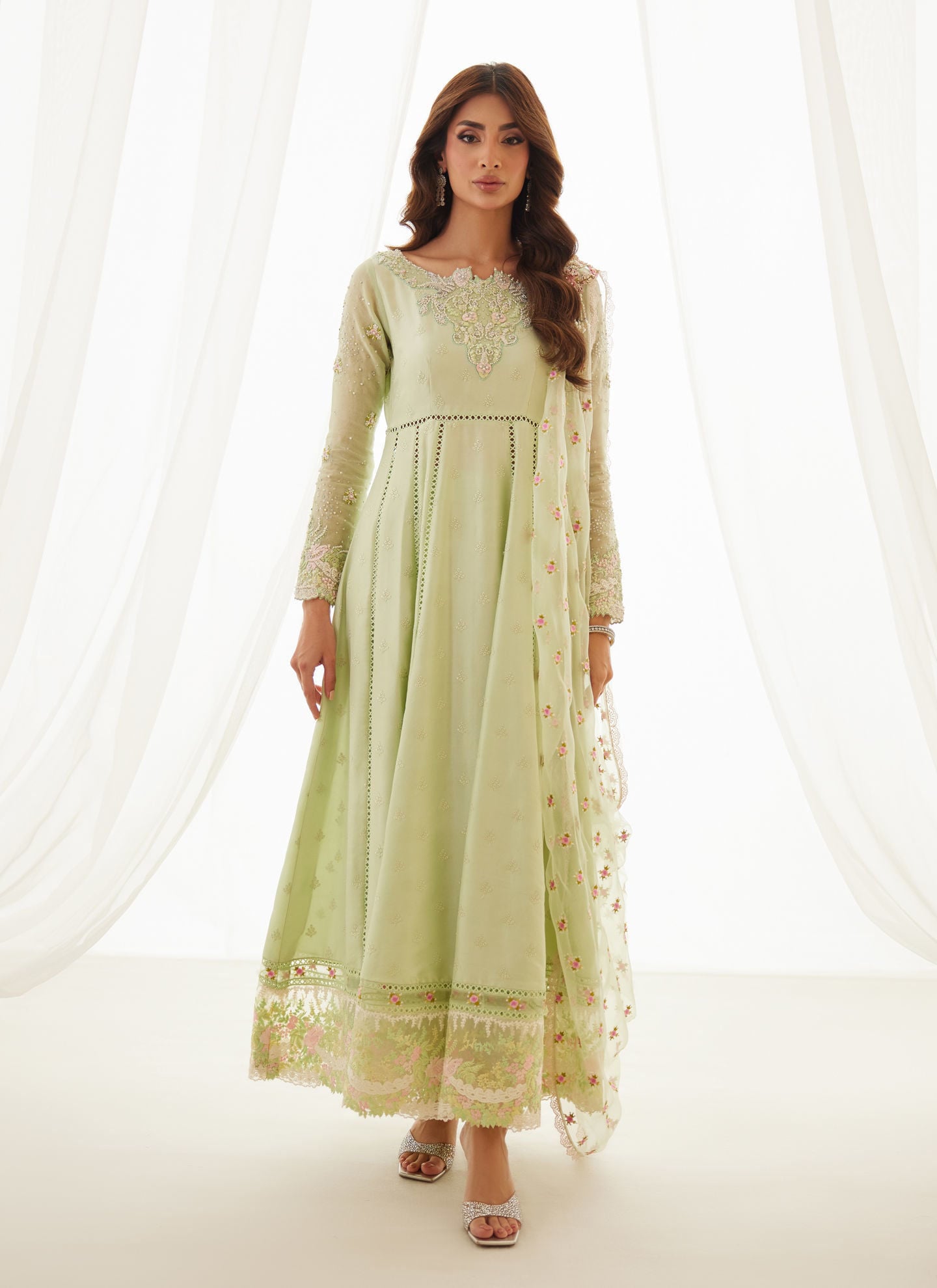 https://www.farahtalibaziz.com.pk/images/thumbs/0030581_leni-apple-green-shirt-and-dupatta.jpeg