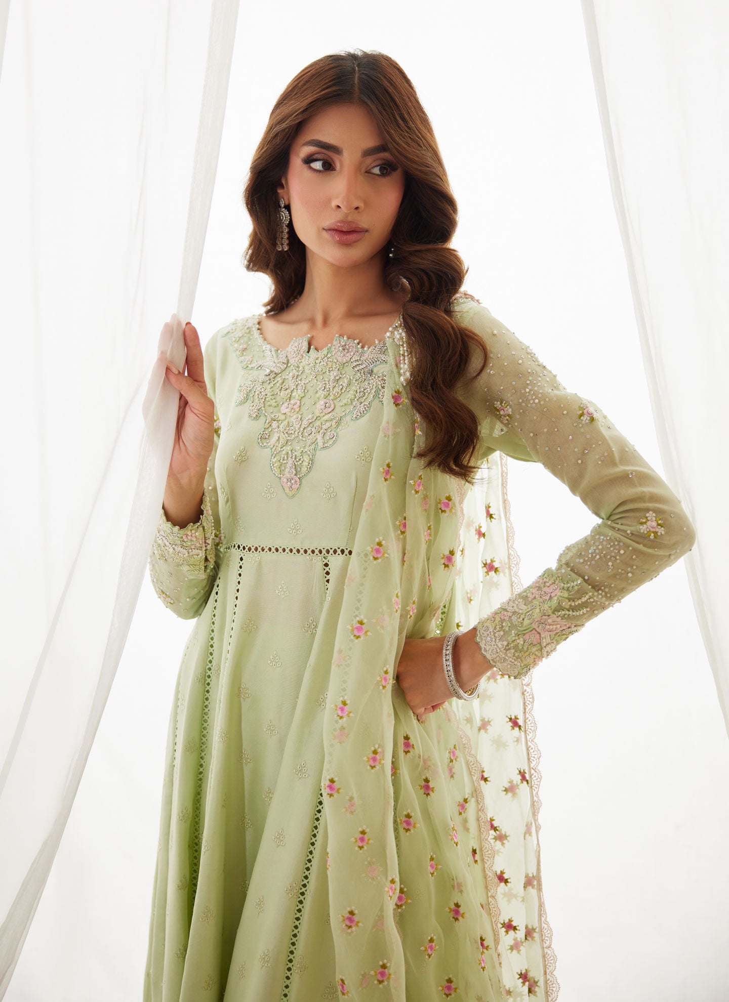 https://www.farahtalibaziz.com.pk/images/thumbs/0030582_leni-apple-green-shirt-and-dupatta.jpeg