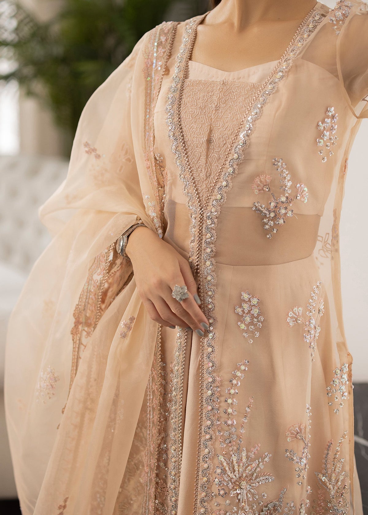 Farida Hasan – Peach Blossom Style