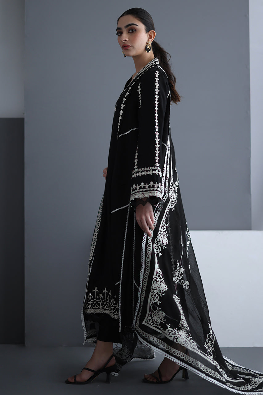 Nida Azwer