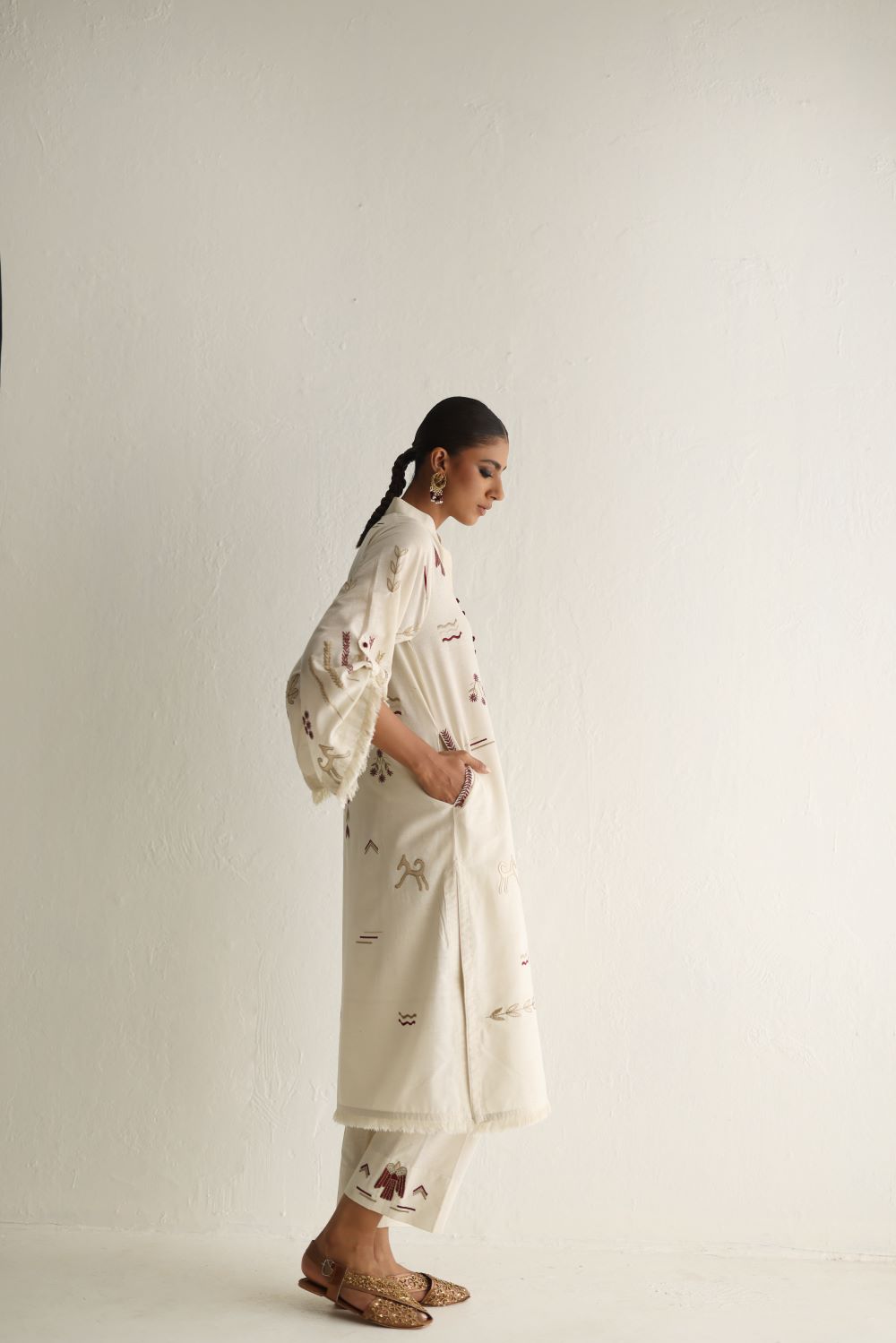 Eagle - Off White - R.Karandi
