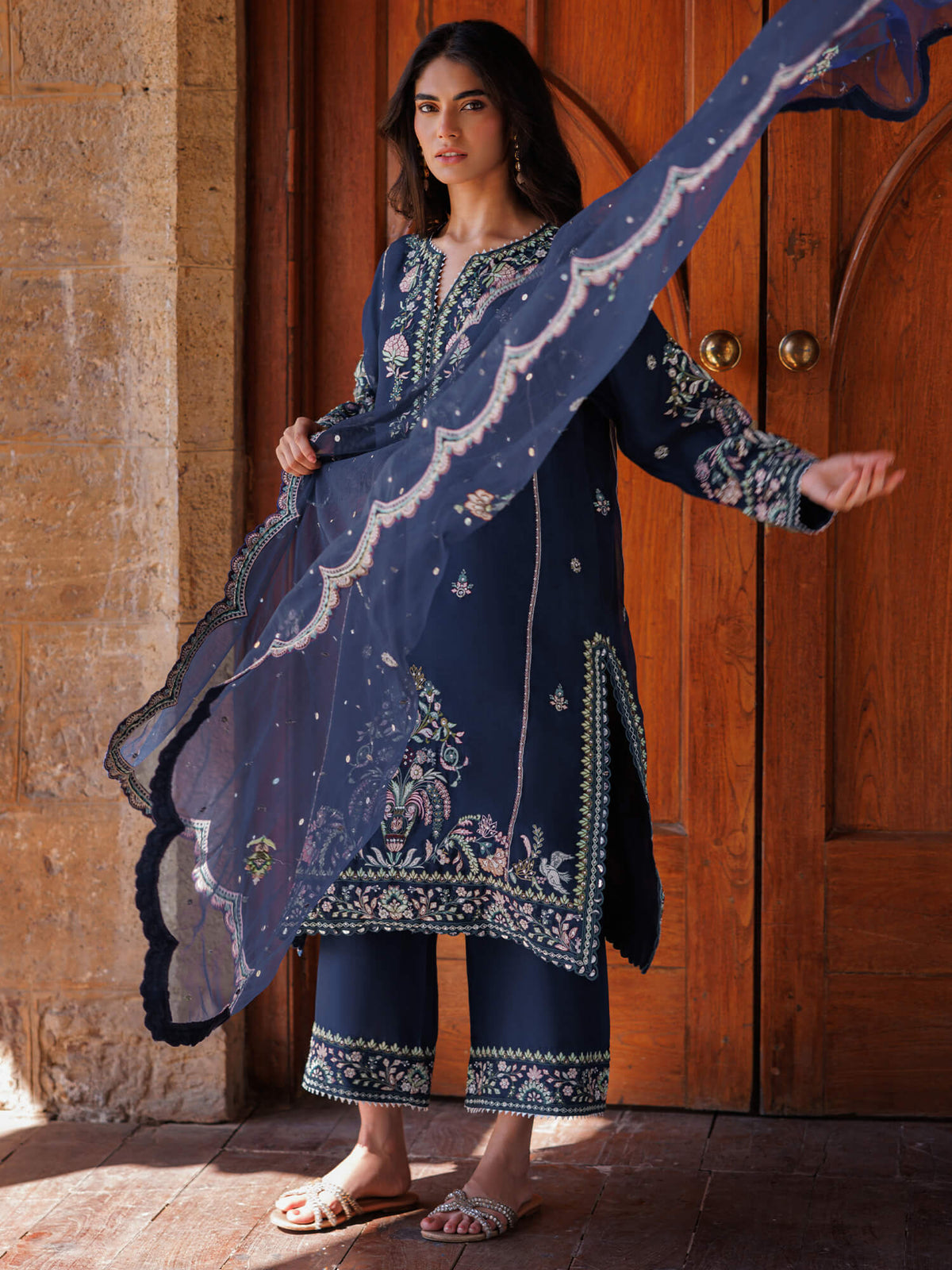Raya, Izaar & Dupatta - SS25AMB1OWKPD011