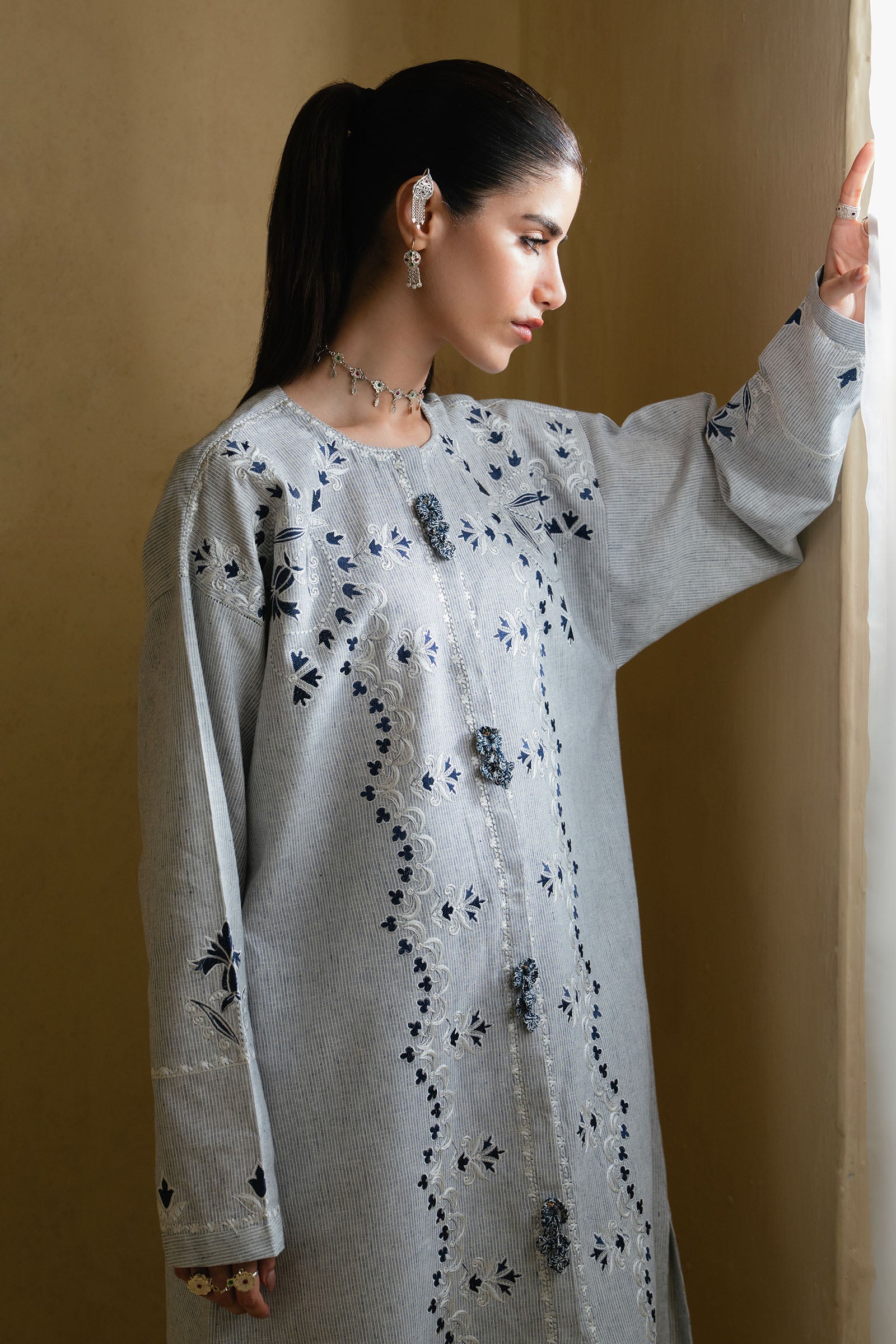 https://cdn.shopify.com/s/files/1/1678/4755/files/01_0004_42.jpg?v=1756815779