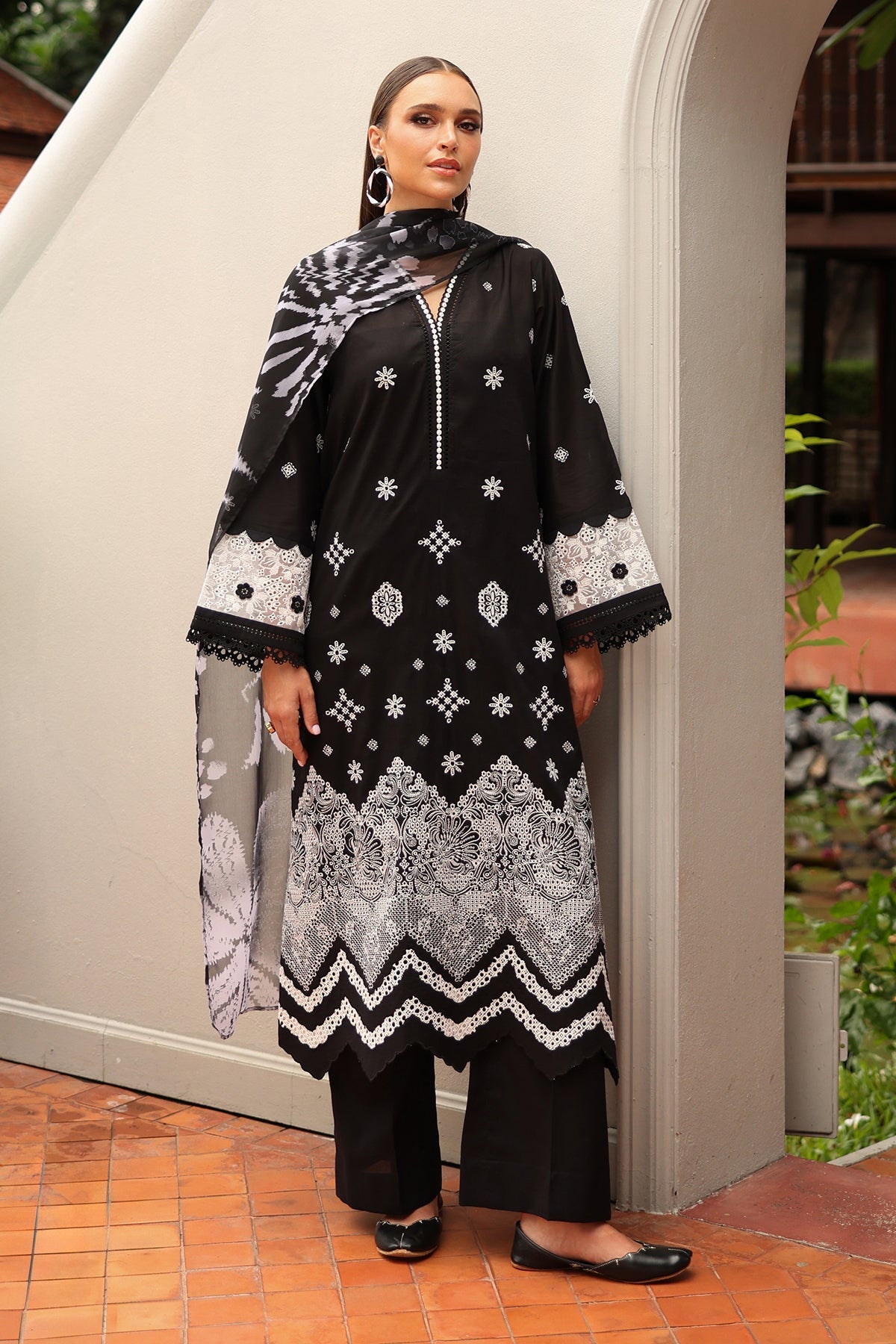 EMBROIDERED LAWN UF-4192