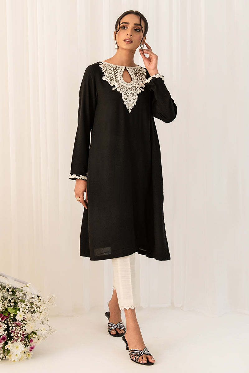 https://cdn.shopify.com/s/files/1/0178/4492/8612/files/0223RTWEMLBAS0107_2.jpg?v=1694692806