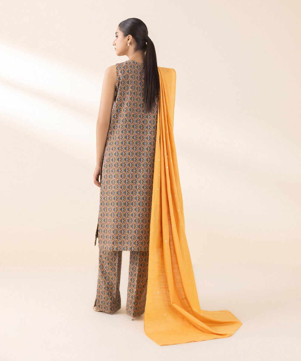 3 Piece - Embroidered Light Khaddar Suit