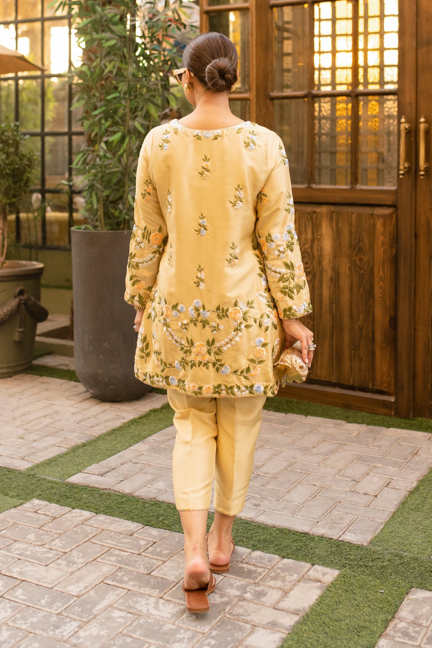 https://cdn.shopify.com/s/files/1/0793/0439/2987/files/02_ab0a3fa2-e3dd-4610-bce2-6eaf6e95e78d.jpg?v=1690405745