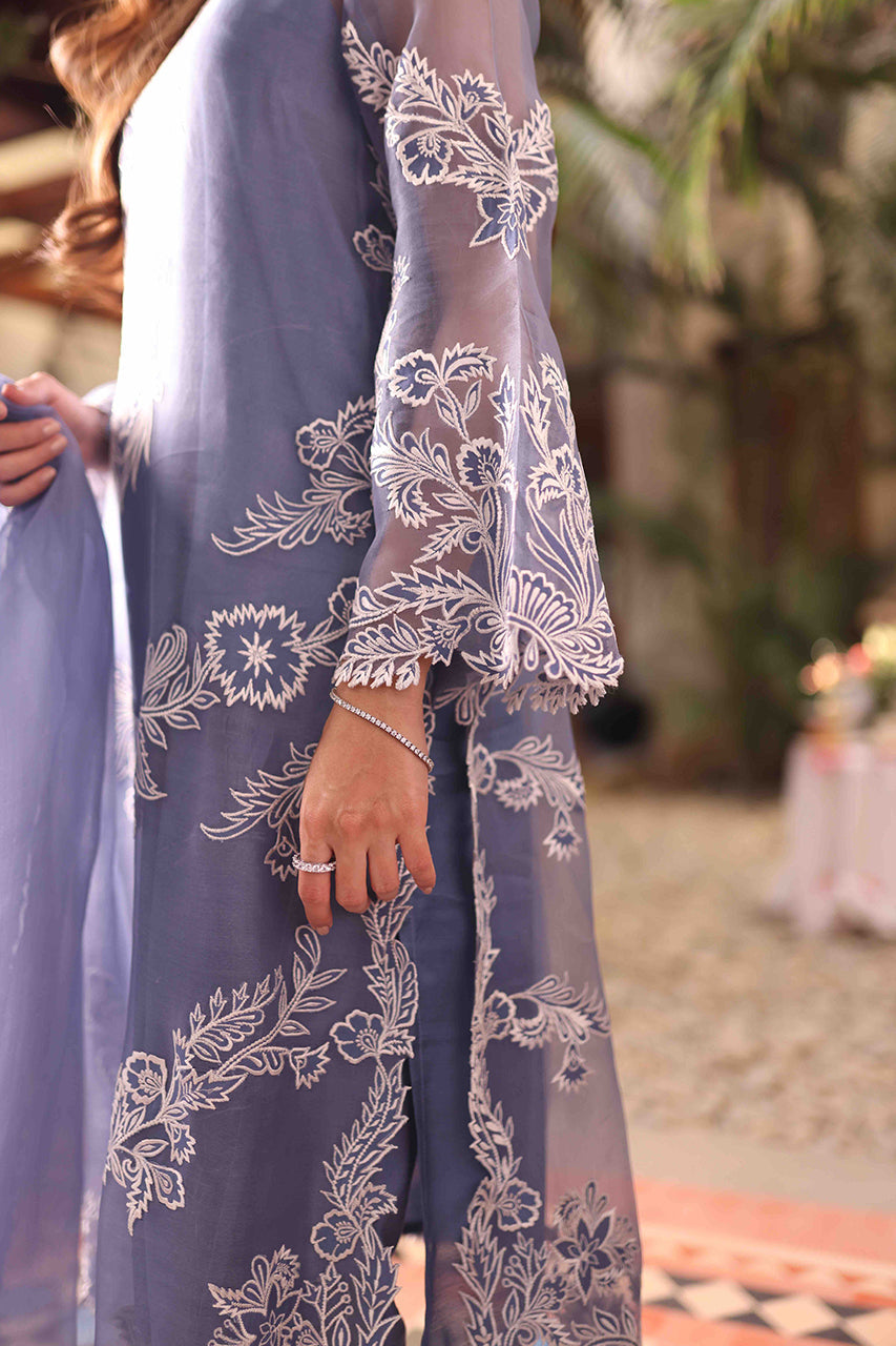 https://cdn.shopify.com/s/files/1/0612/6423/2692/products/032A4604.jpg?v=1752496985
