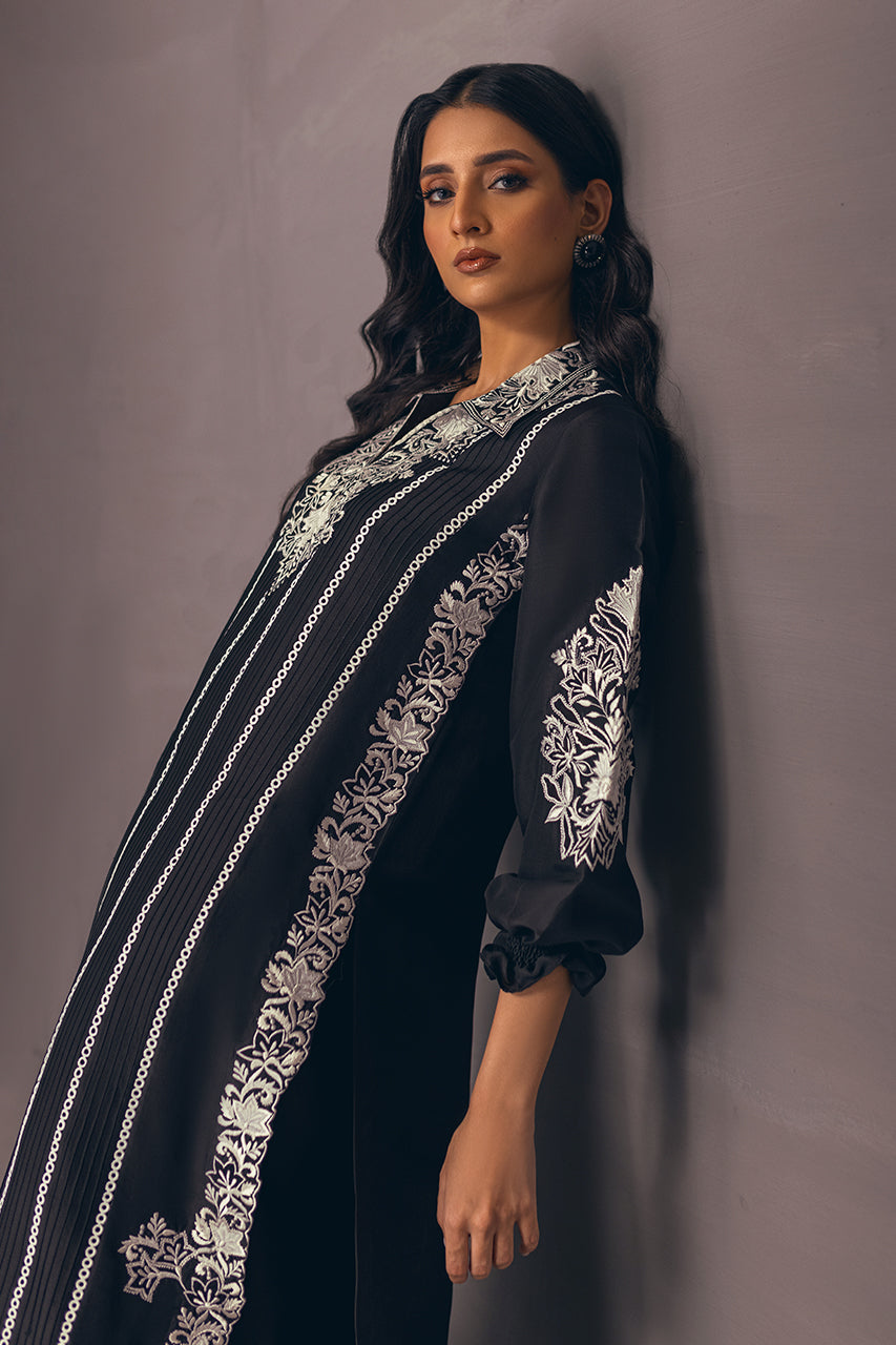 https://cdn.shopify.com/s/files/1/0612/6423/2692/products/032A5597.jpg?v=1752497023