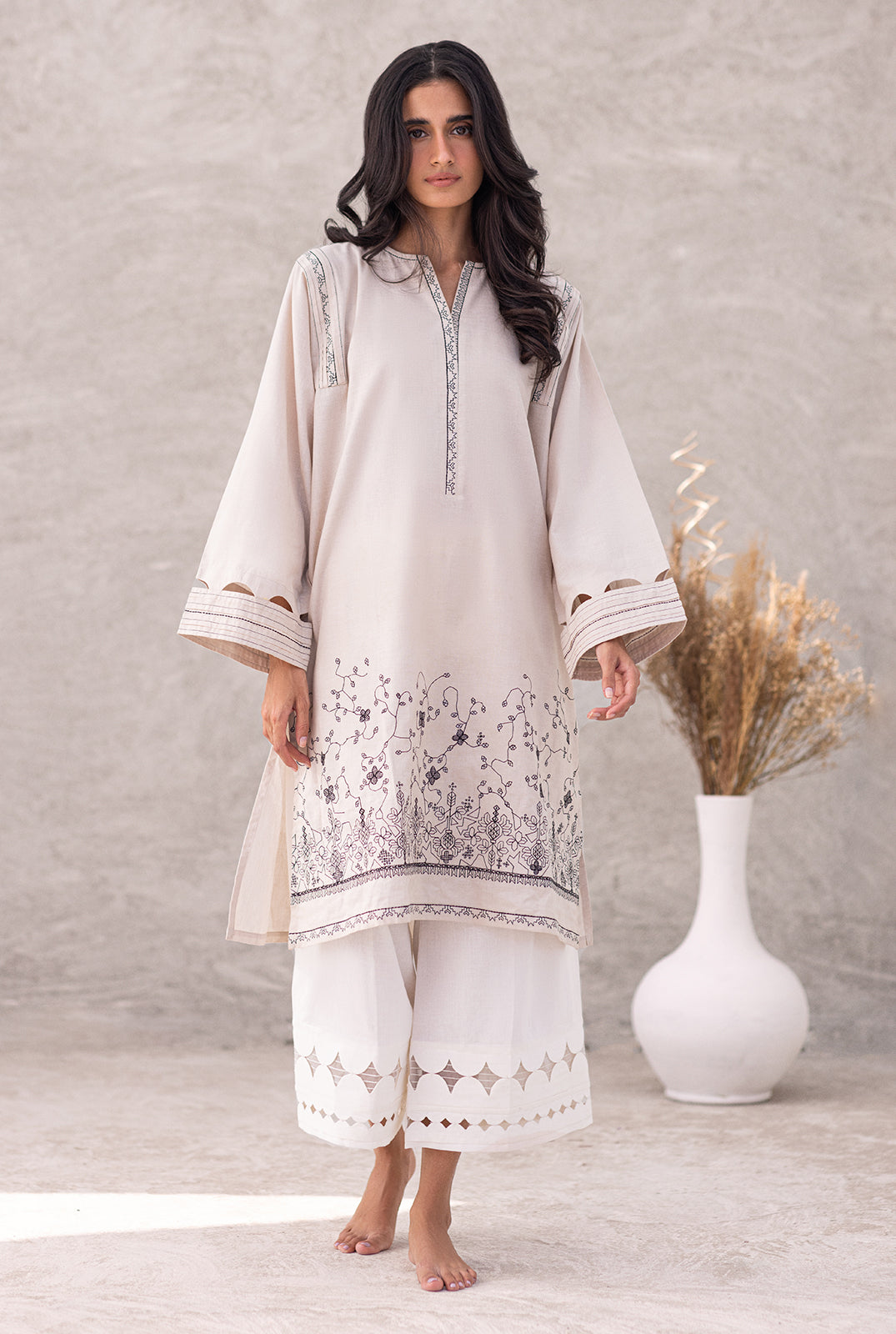 https://cdn.shopify.com/s/files/1/0663/9616/0233/products/032A7957.jpg?v=1755801458