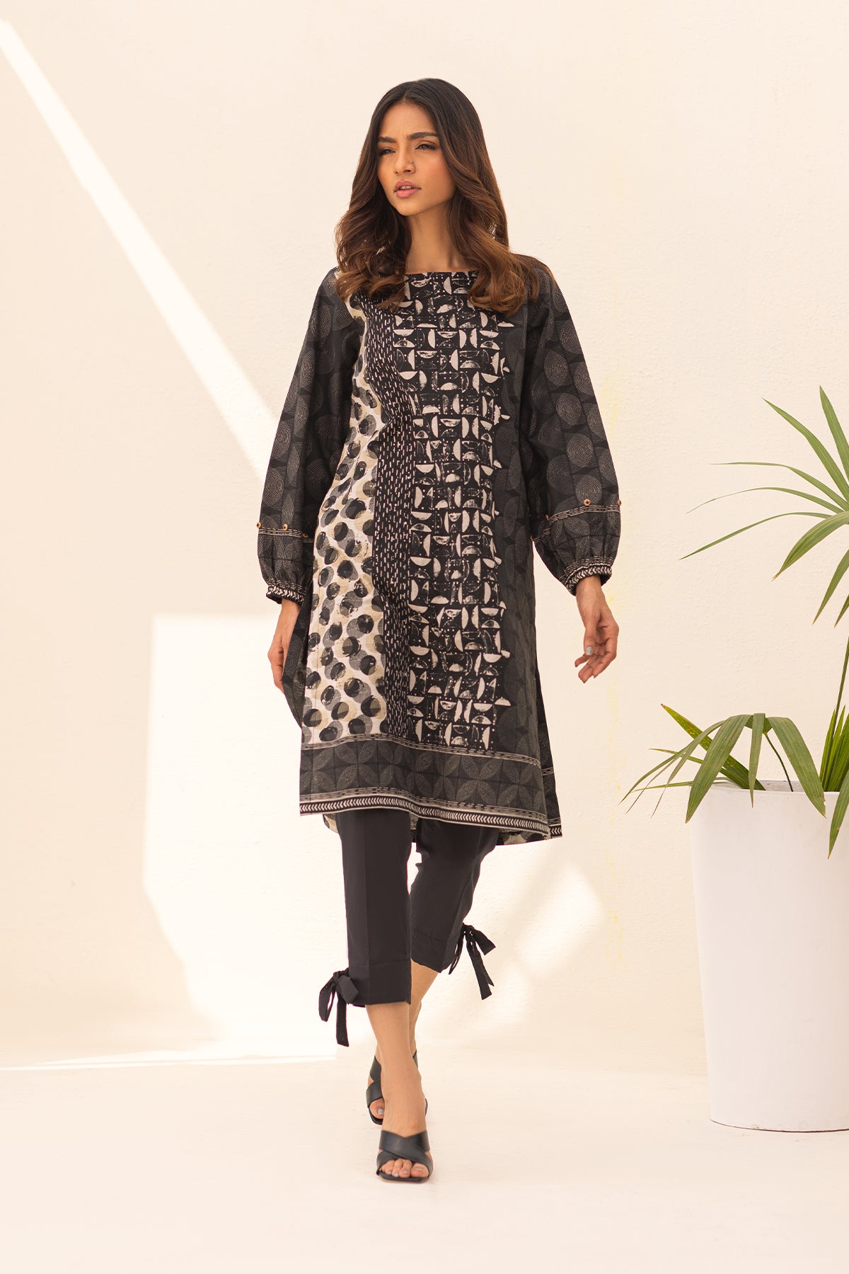 https://cdn.shopify.com/s/files/1/0704/5916/2937/products/032A8363.jpg?v=1752140920